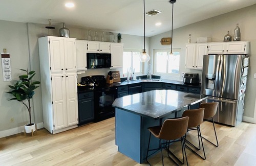 Mountain Park Ranch House | Large Family Friendly Oasis near Super Bowl!