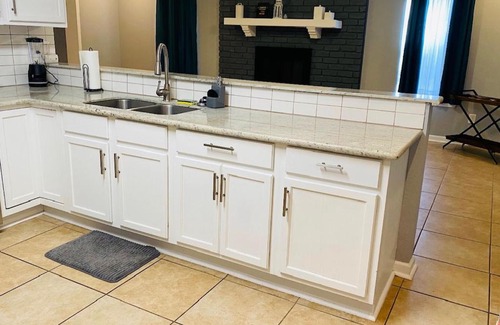 Lake Charles House | Large family home Near local hot spot!