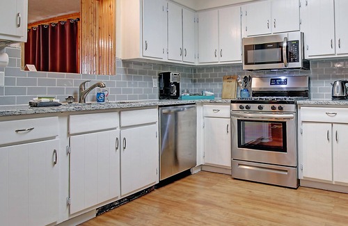 Tulsa House | Large Family Home near EXPO/Downtown/TU