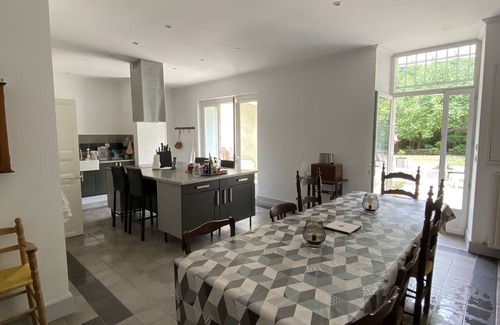 Cruscades House | large family home with pool and park - weekly rental
