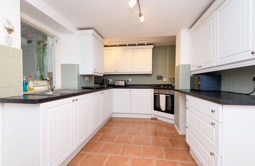 Pelynt House | Large family property with parking. Close to Looe town centre.