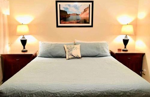 Page House | Large Family Retreat in Page, Arizona, Perfect for a Weekend Getaway for Large Groups