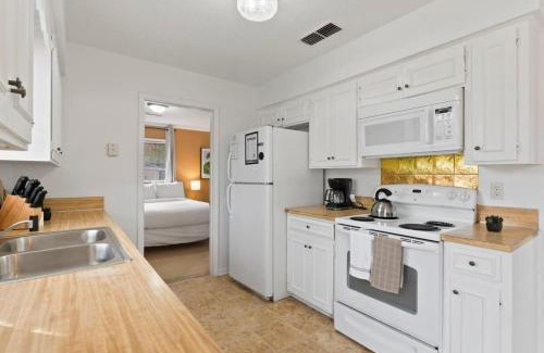 Montgomery House | Large Fenced Yard near Midtown- Shamrock Stay