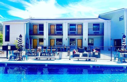 Pacific Hotel | Large Flexible Family Suite With Private Rooms