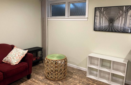 Stamford Condo | Large Furnished Basement Studio with Bathroom, WiFi, AC, and Parking in Stamford