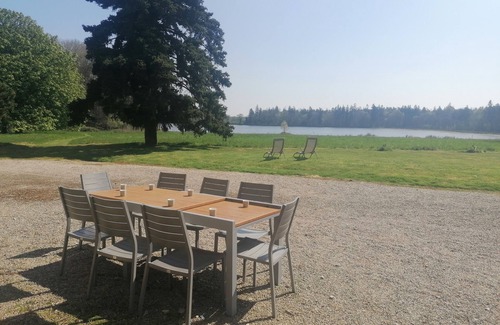 Paimpont House | Large gîte in the heart of the Brocéliande forest, unique pond view