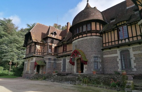 Paimpont House | Large gîte in the heart of the Brocéliande forest, unique pond view