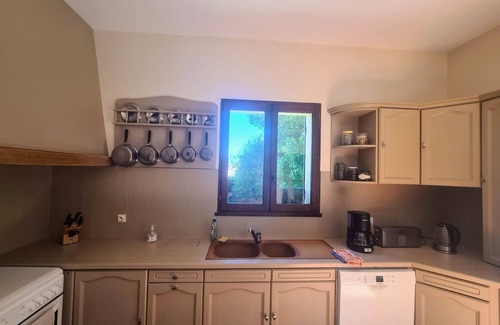 Lalinde House | Large gite with tennis court and swimming pool
