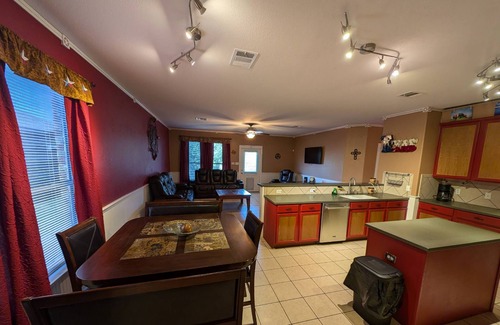 Hutto House | Large Handicap Accessible Home Sleeps 21. Game Room, Stocked Kitchen. Great for Large groups.