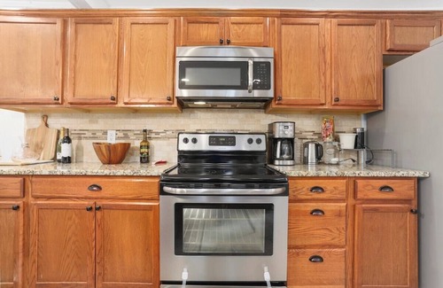 Nall Hills House | Large Home|Great for Families|Easy Access to I-35