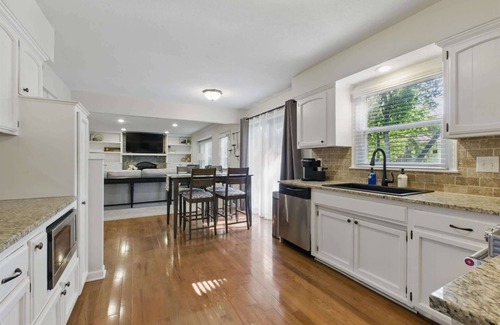 Overland Park House | Large Home in OP Fenced Yard King Beds GameRoom
