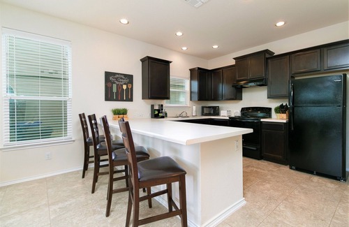 Solana Ridge House | Large Home Near Lackland: 30-Day min stay with 3-Mo/6-Mo/12-Mo price available