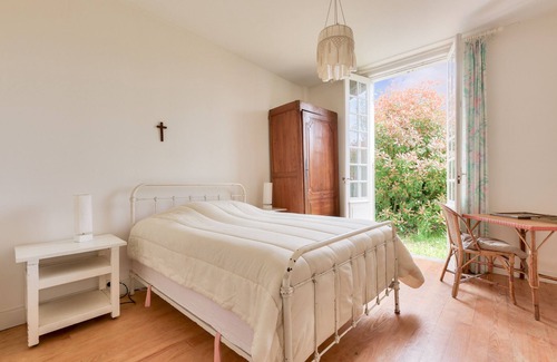 Taussat House | Large house for 11 with garden - 70m from the beach