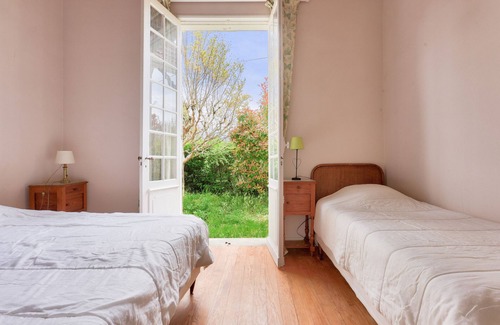 Taussat House | Large house for 11 with garden - 70m from the beach