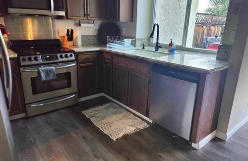 Pacheco House | Large house in Martinez/Concord