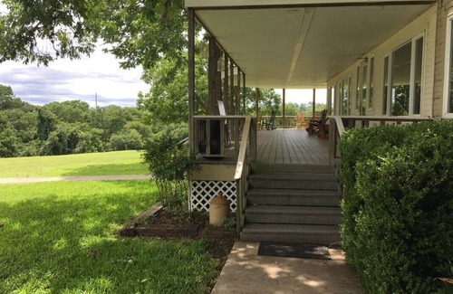 Comfort House | Large House in the Texas Hill Country
