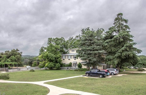 Comfort House | Large House in the Texas Hill Country