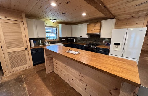 Higden Cabin | Large house on the lake sleeps 16!