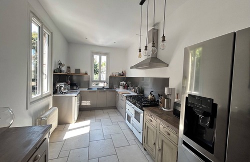 Bergerac House | Large house with swimming pool and garden Bergerac center