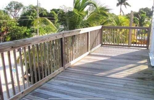Key Largo Village House | Large keys stilt home in beach community
