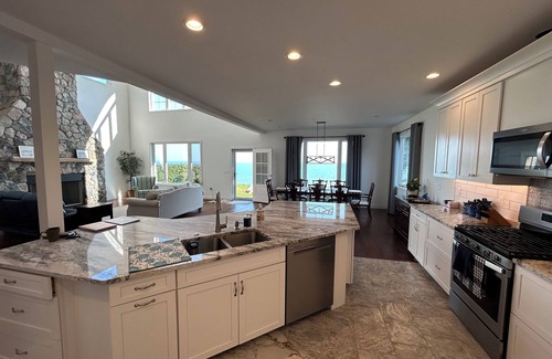 Burtchville House | Large Lake house on Lake Huron, 7 bedrooms, 5.5 baths, great for family retreat.