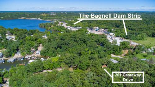 Lake Ozark House | Large Lake Tudor Home, Dock, 3 acres, walk to Bagnell Dam , 1 MM