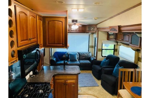 Big Pine Key RV Rental | LARGE LOT & RV | LOWER KEYS