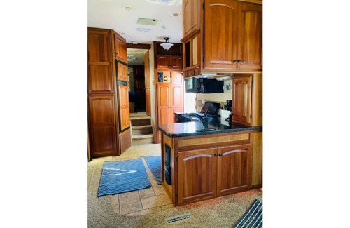 Big Pine Key RV Rental | LARGE LOT & RV | LOWER KEYS