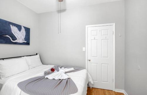 Graduate Hospital Apartment | Large Lovely Apt In Prime Area