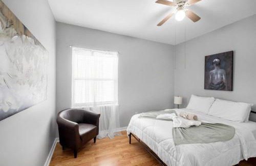 Graduate Hospital Apartment | Large Lovely Apt In Prime Area