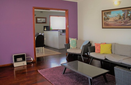 Port Lincoln House | Large & Lovely - spacious family home - unlimited wifi - pet friendly!