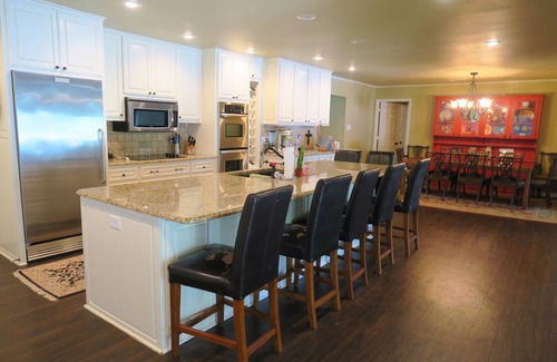 Cedar Creek Reservoir House | Large Luxury Lakefront Getaway