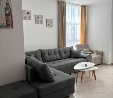 Shkembi i Kavajes Apartment | Large Modern Apartment with Balcony & Sea View