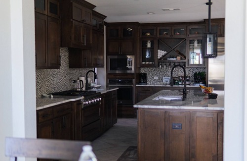Alvarado Villa | Large Modern home nestled in Alvarado! Hot Tub & Theater