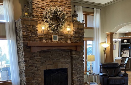 Watertown House | Large modern house , sleeps 8.