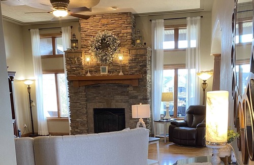 Watertown House | Large modern house , sleeps 8.