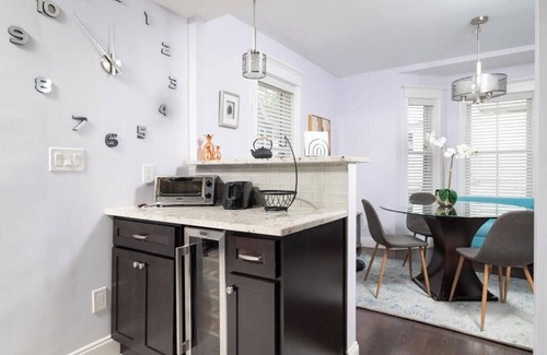 Everett Condo | Large & Modern Luxury Duplex Home close to Boston & Cambridge with Free Parking