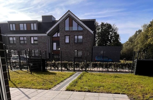 Schortens House | Large, modernly furnished holiday home on the North Sea.