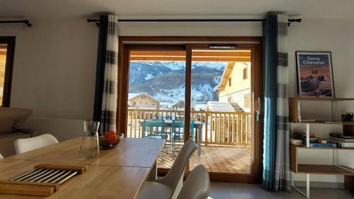 Monetier-les-Bains Apartment | Large new T2 with terrace le dahu perché