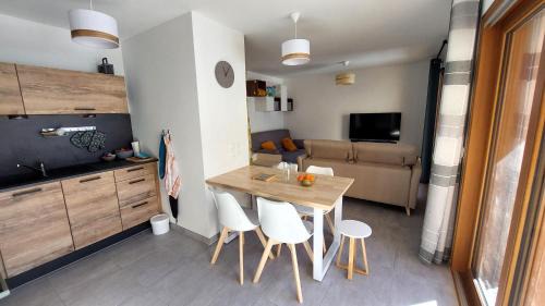 Monetier-les-Bains Apartment | Large new T2 with terrace le dahu perché