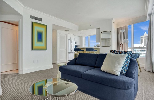 Mid Beach Apartment | Large Ocean View 1BR/2BA in Fontainebleau
