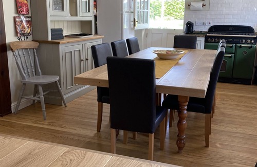 Ryther Cottage | Large open plan cottage in conservation village just outside York. 3 night deals