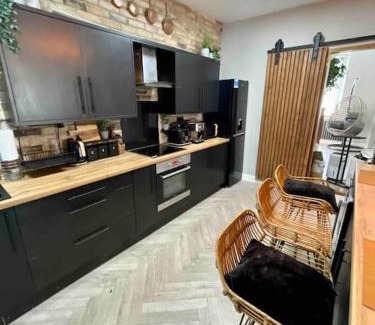 Hadfield House | Large Peak District National Park Holiday House