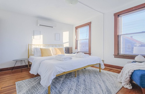 Downtown House | Large, pet-friendly, downtown
