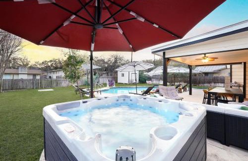North San Antonio - SAT House | Large Pool&Mini Golf HotTub Near Alamo&Riverwalk