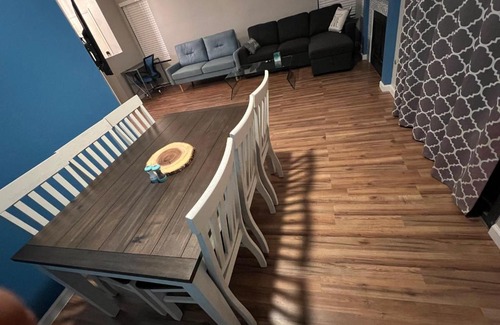 Paradise House | Large Pool & Patio Cozy Single Story Family House