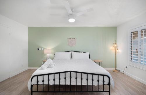Foxfire House | Large Pool With Diving Board, Remodeled 3bdrm, Near State Farm STDM and More!