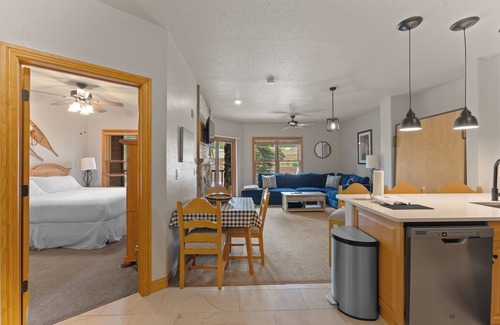 Mountain House Condo | Large Private Balcony & Shared Hot Tubs w/Mountain Views & Outdoor Seating!