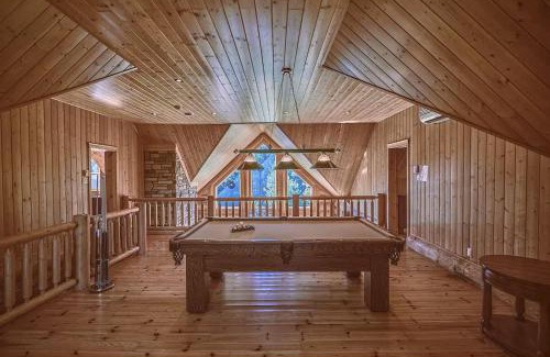 Fiddler Lake Resort Ski Chalet | Large Private Home, Pool, Hot Tub, Sauna, Games