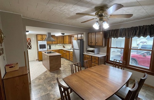 Genoa House | Large property close to the Mississippi River. Sleeps up to 12. Pet Friendly.